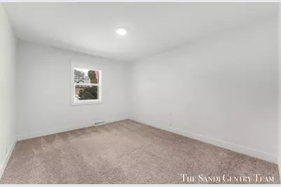 904 E Savidge Street, Spring Lake, MI 49456 - Photo 24