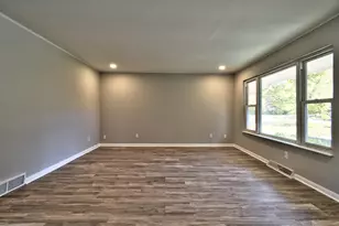 1839 Kingston Dr, Saginaw, MI 48638 - Photo 4