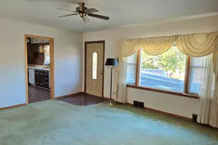 172 S Manning St, Hillsdale, MI 49242 - Photo 2