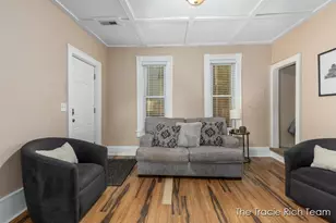 918 Lafayette Ave NE, Grand Rapids, MI 49503 - Photo 4