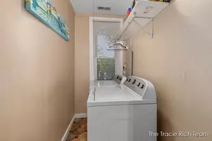 918 Lafayette Ave NE, Grand Rapids, MI 49503 - Photo 12