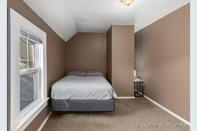 918 Lafayette Avenue NE, Grand Rapids, MI 49503 - Photo 14