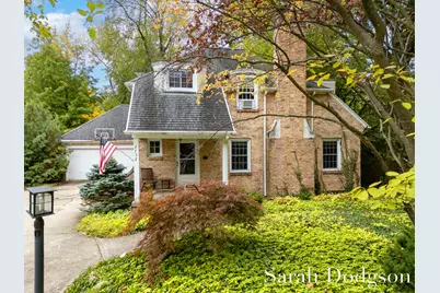 2752 Maplewood Drive SE, East Grand Rapids, MI 49506 - Photo 1
