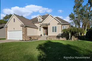 1660 Oakleigh Road NW, Grand Rapids, MI 49504 - Photo 2