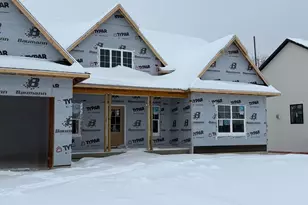 9483 Bluff Ridge Dr, Zeeland, MI 49464 - Photo 2