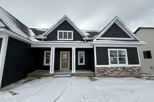 9483 Bluff Ridge Dr, Zeeland, MI 49464 - Photo 2