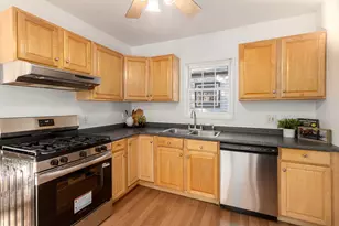 9000 Beatrice St, Livonia, MI 48150 - Photo 10