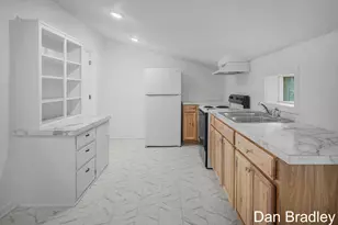 201 E Coffren Ave, Greenville, MI 48838 - Photo 10