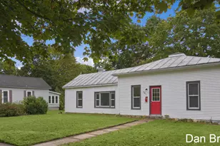 201 E Coffren Ave, Greenville, MI 48838 - Photo 4