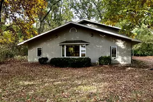 2604 S 11th St, Niles, MI 49120 - Photo 1