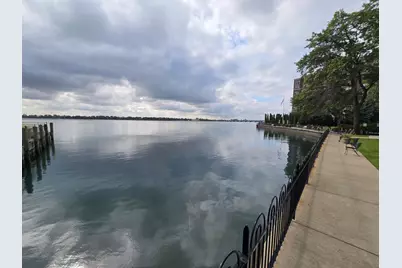 8162 E East Jefferson Ave 16B Avenue, Detroit, MI 48214 - Photo 4