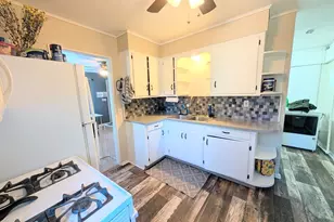 582 Riverside Dr, Battle Creek, MI 49015 - Photo 10