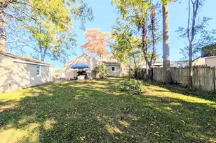 582 Riverside Dr, Battle Creek, MI 49015 - Photo 6