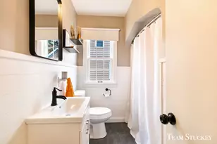 1060 Leonard St NE, Grand Rapids, MI 49503 - Photo 14