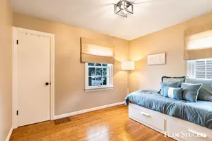 1060 Leonard St NE, Grand Rapids, MI 49503 - Photo 16