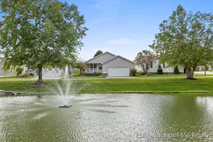 5232 E Sunfield Ln, Holland, MI 49423 - Photo 2