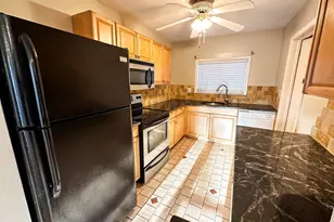 169 Gateway Dr, Waterford, MI 48328 - Photo 8