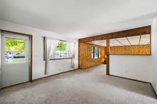 215 S Clinton St, New Buffalo, MI 49117 - Photo 4