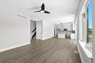37642 Scone Ct, Livonia, MI 48154 - Photo 10