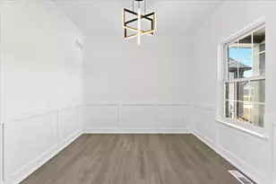 37633 Scone Ct, Livonia, MI 48154 - Photo 4