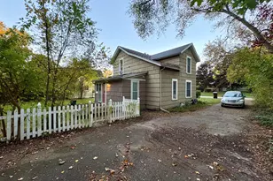 121 Maple St, Grass Lake, MI 49240 - Photo 4