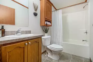 3301 Clubhouse Ct, Kalamazoo, MI 49009 - Photo 24