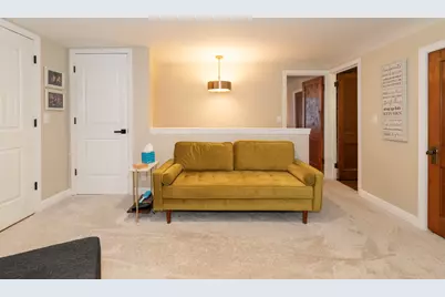 8811 Waruf Avenue, Portage, MI 49002 - Photo 32