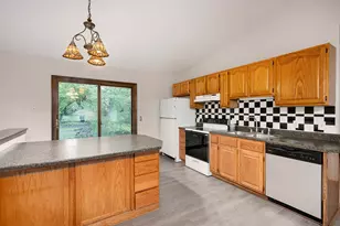 22327 Woodhenge Dr, Mattawan, MI 49071 - Photo 8