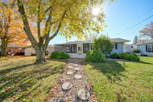 536 Hickory Ln, Coldwater, MI 49036 - Photo 2