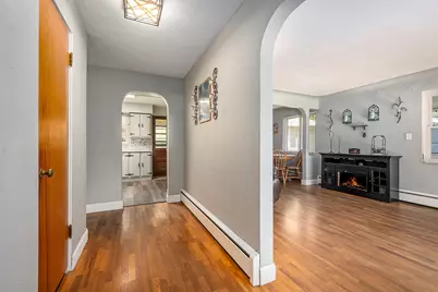 132 Oriole Drive, Battle Creek, MI 49037 - Photo 4