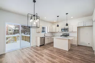 1309 Grosvenor Dr, Greenville, MI 48838 - Photo 6