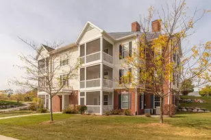 1008 W Summerfield Gln Cir, Ann Arbor, MI 48103 - Photo 2