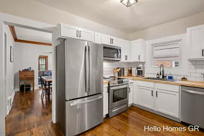 2019 Plainfield Avenue NE, Grand Rapids, MI 49505 - Photo 12