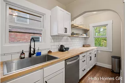 2019 Plainfield Avenue NE, Grand Rapids, MI 49505 - Photo 14