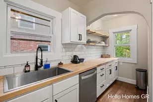 2019 Plainfield Ave NE, Grand Rapids, MI 49505 - Photo 14