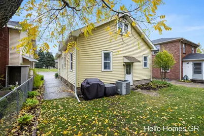 2019 Plainfield Avenue NE, Grand Rapids, MI 49505 - Photo 30