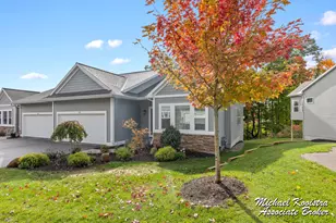 122 Blue Violet LN NE, Comstock Park, MI 49321 - Photo 2