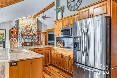 2420 Hylane Court NE, Grand Rapids, MI 49505 - Photo 14