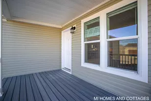 5216 Mulberry Ln, Holland, MI 49423 - Photo 2