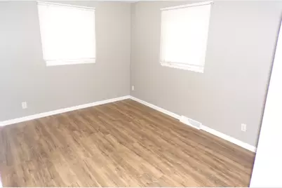 208 N Division Street, Spring Lake, MI 49456 - Photo 4