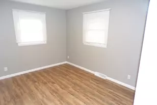 208 N Division St, Spring Lake, MI 49456 - Photo 6