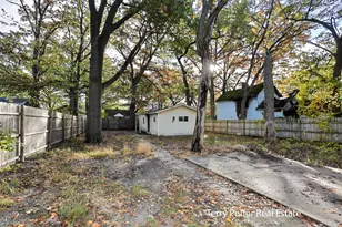 2521 Sanford St, Muskegon Heights, MI 49444 - Photo 8