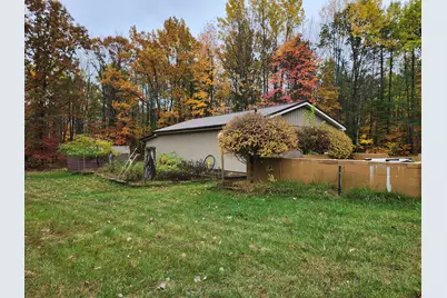 108 Deerwood Court, Roscommon, MI 48653 - Photo 8