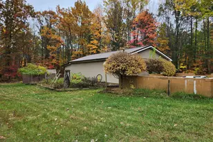 108 Deerwood Ct, Roscommon, MI 48653 - Photo 8