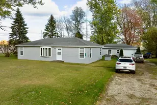 4711 Scottdale Rd, Saint Joseph, MI 49085 - Photo 6