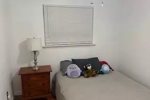 2490 Pinetree Dr, Trenton, MI 48183 - Photo 14