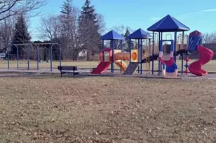 2490 Pinetree Dr, Trenton, MI 48183 - Photo 56