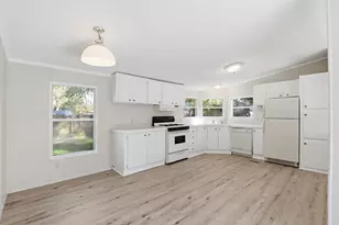 212 Elm St, Howard City, MI 49329 - Photo 8