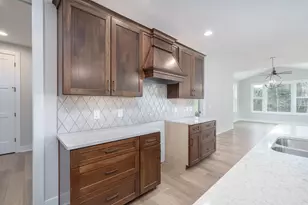 10545 Sharon Lee Ln, Portage, MI 49024 - Photo 4