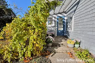 305 N Robert St, Ludington, MI 49431 - Photo 28